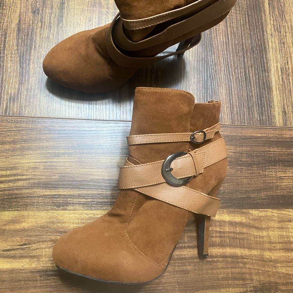Elegant Brown Heeled Boots with Strappy Detail